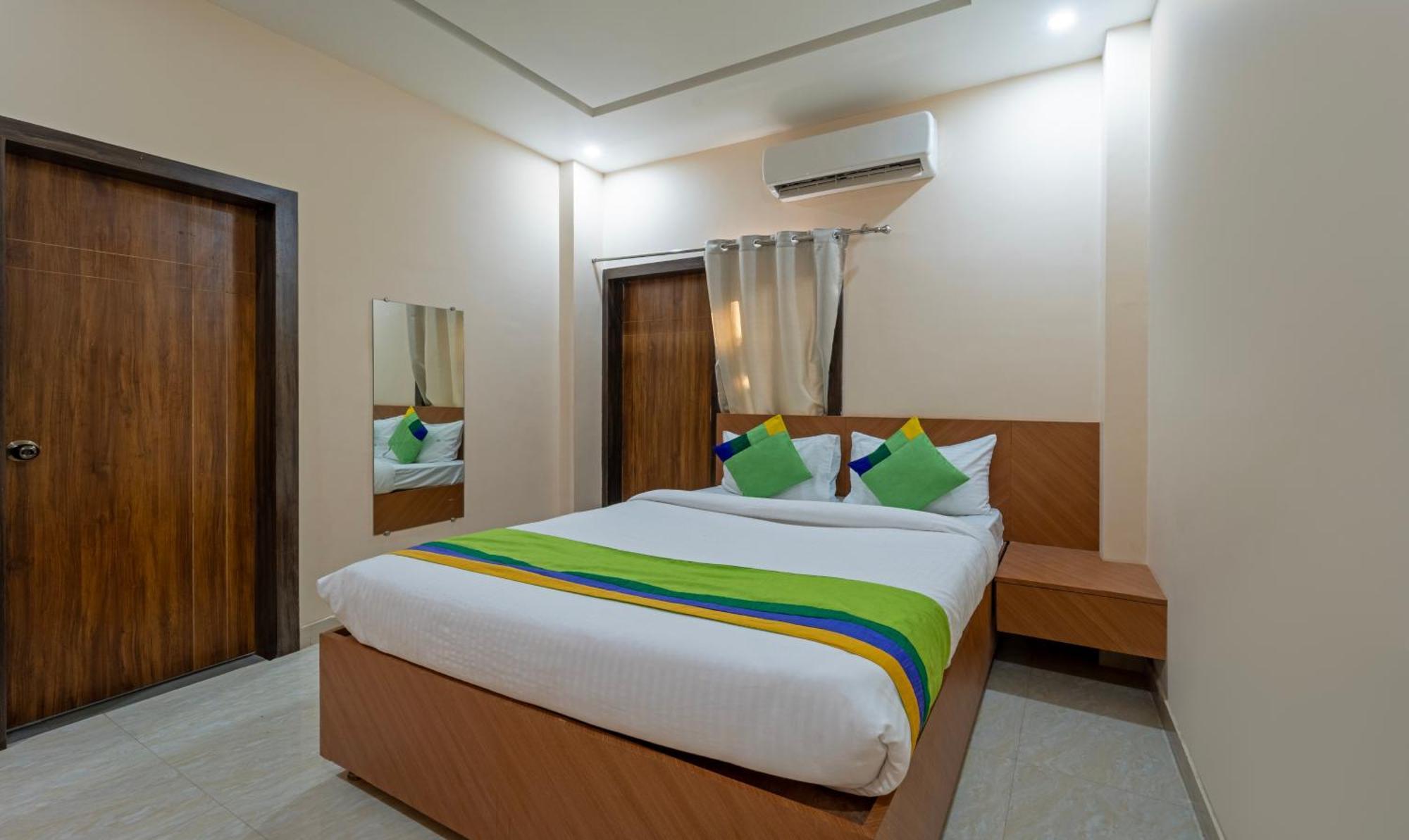 Treebo Raj Palace Varanasi Eksteriør bilde