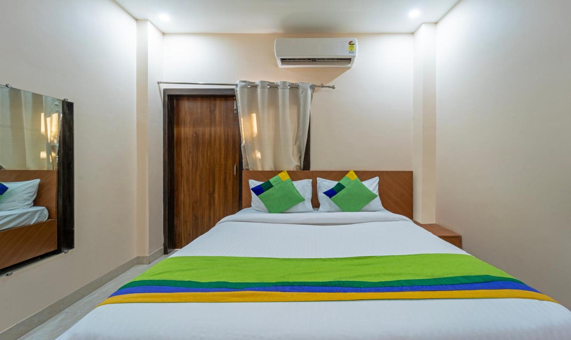 Treebo Raj Palace Varanasi Eksteriør bilde
